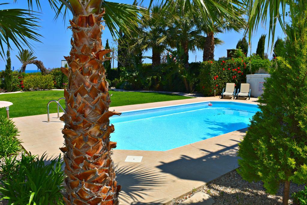 Latchi Beach Front Villa - Private Heated Pool - Amazing Uninterrupted Sea Views Polis Exterior photo